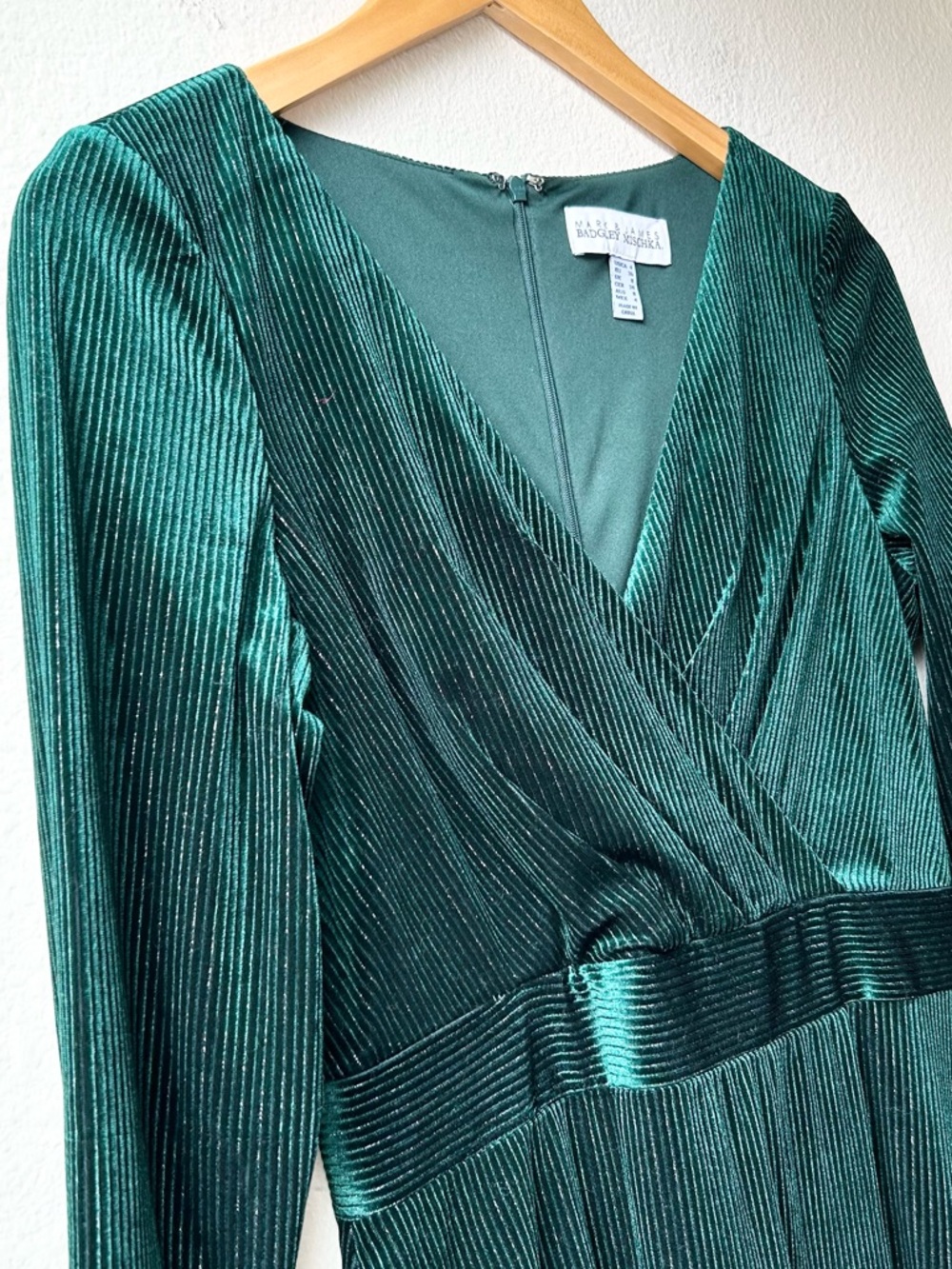 Mark + James Badgley Mischka Green Metallic Velvet V Neck Stripe Mini Dress Sz 4 - Picture 6 of 15